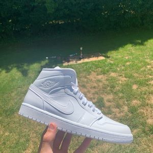 Nike Jordan 1 Retro Mid Triple White Size 8.5W